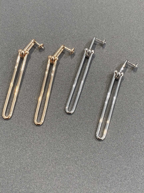 ティファニーアクセサリー背面デザイン